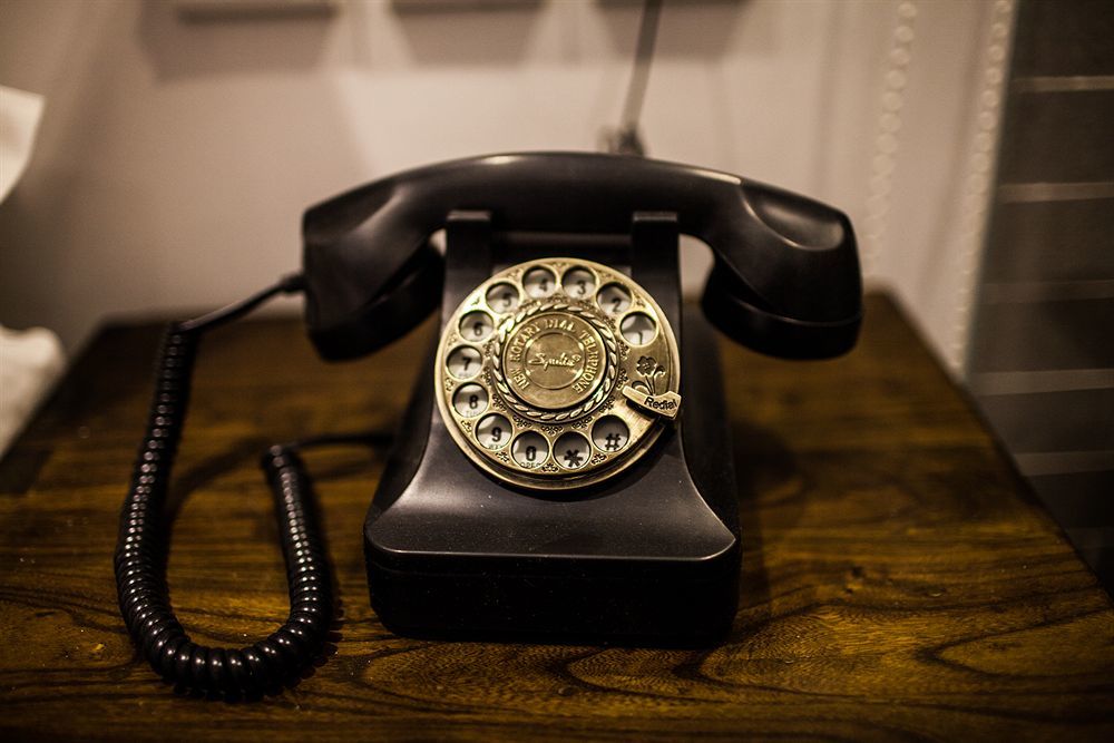 Nostalgia Hotel Beijing Guozijian Ghost Street - Near Beijing Lama Temple, Beihai Park, Jingshan Park, Drum Tower, Houhai Bar Street, Tian'Anmen Square, Located In Beijing Traditional Hutongs, 5 Minutes Away From Beixinqiao Metro Station Ngoại thất bức ảnh