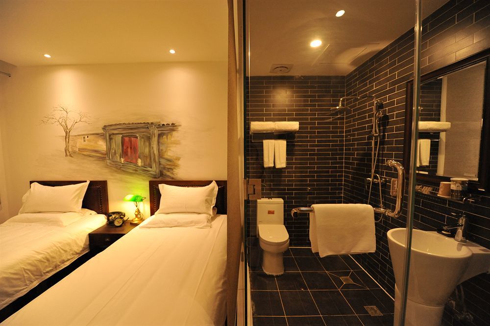 Nostalgia Hotel Beijing Guozijian Ghost Street - Near Beijing Lama Temple, Beihai Park, Jingshan Park, Drum Tower, Houhai Bar Street, Tian'Anmen Square, Located In Beijing Traditional Hutongs, 5 Minutes Away From Beixinqiao Metro Station Ngoại thất bức ảnh